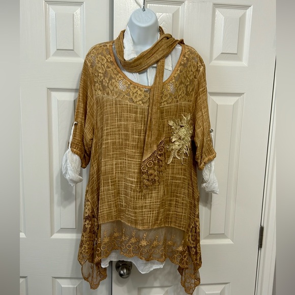 Italy made 100 percent Cotton blouse top with scarf and gold and white with lace - Picture 14 of 15